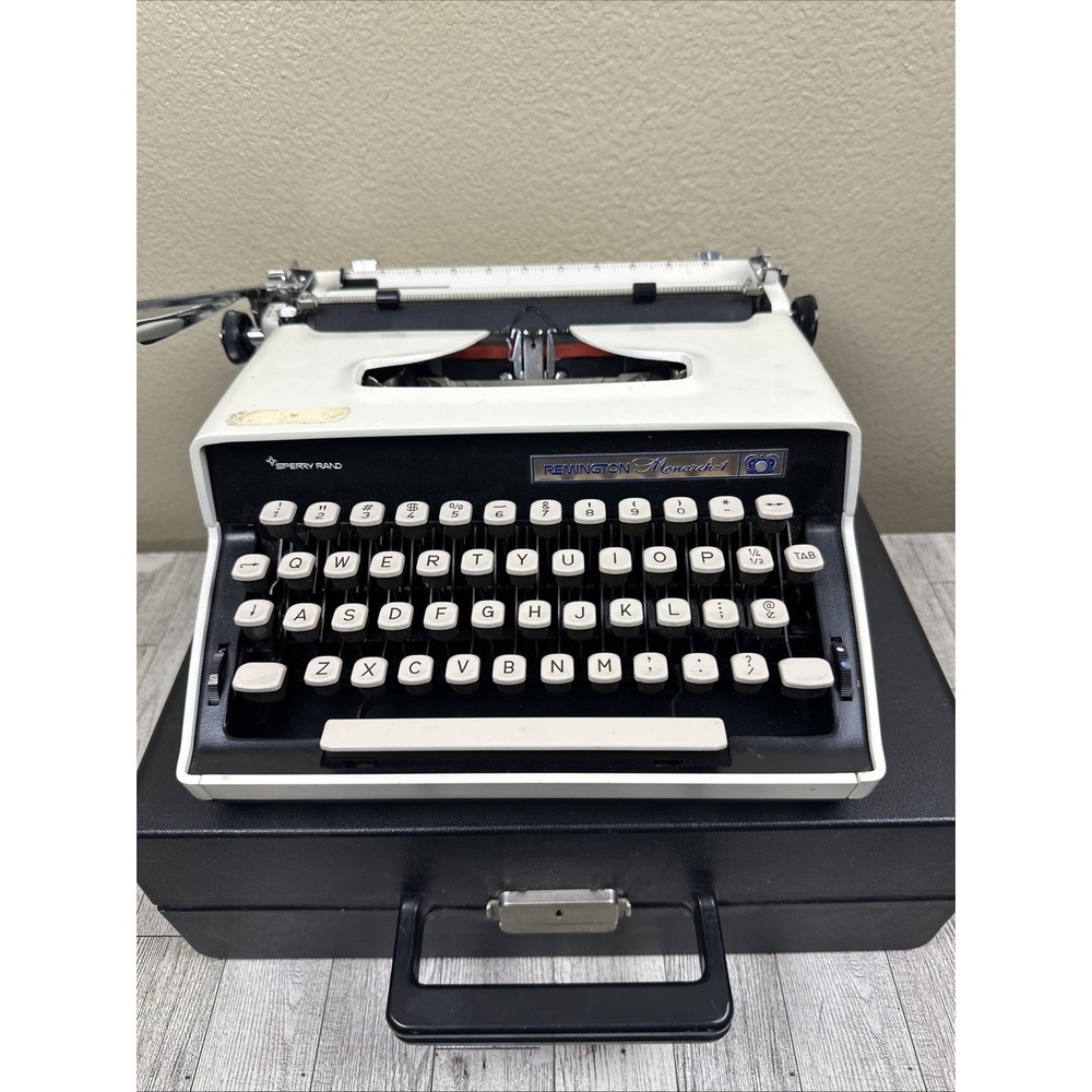 Remington Monarch 1 Typewriter‎ Sperry Rand Portable Wht W Case Mid Century Rare